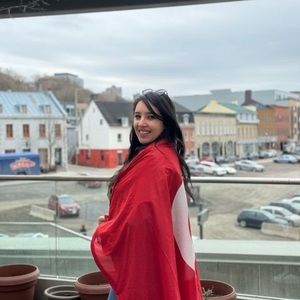 Meet your Posher, Eya